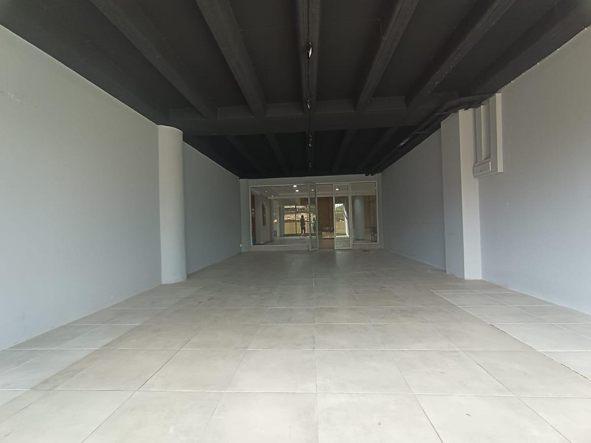 775 ft² Office with Service Charge Included in Parklands - 1