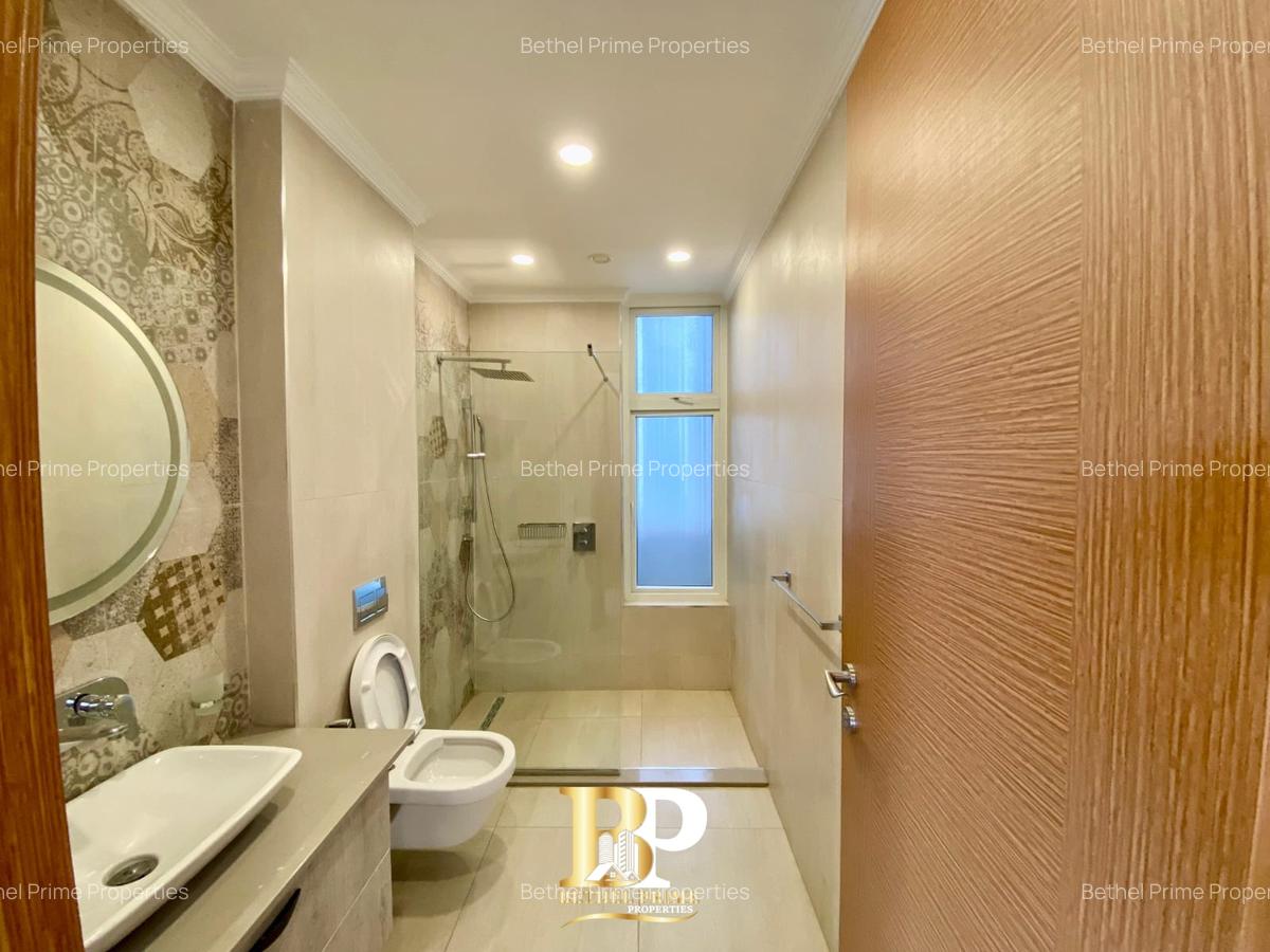 4 Bed Apartment with En Suite in Parklands - 18