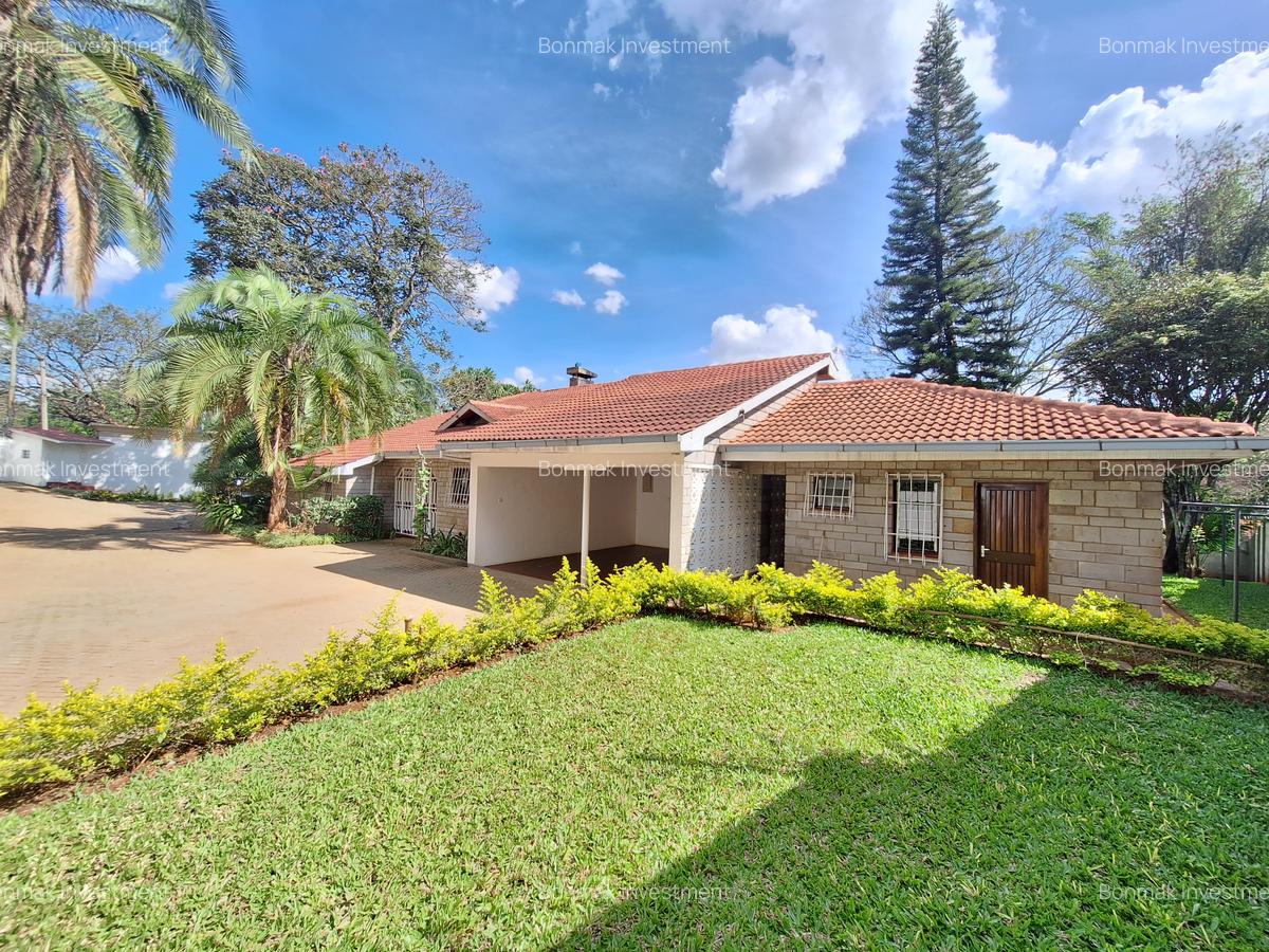 5 Bed House with En Suite at Whispers Avenue - 19