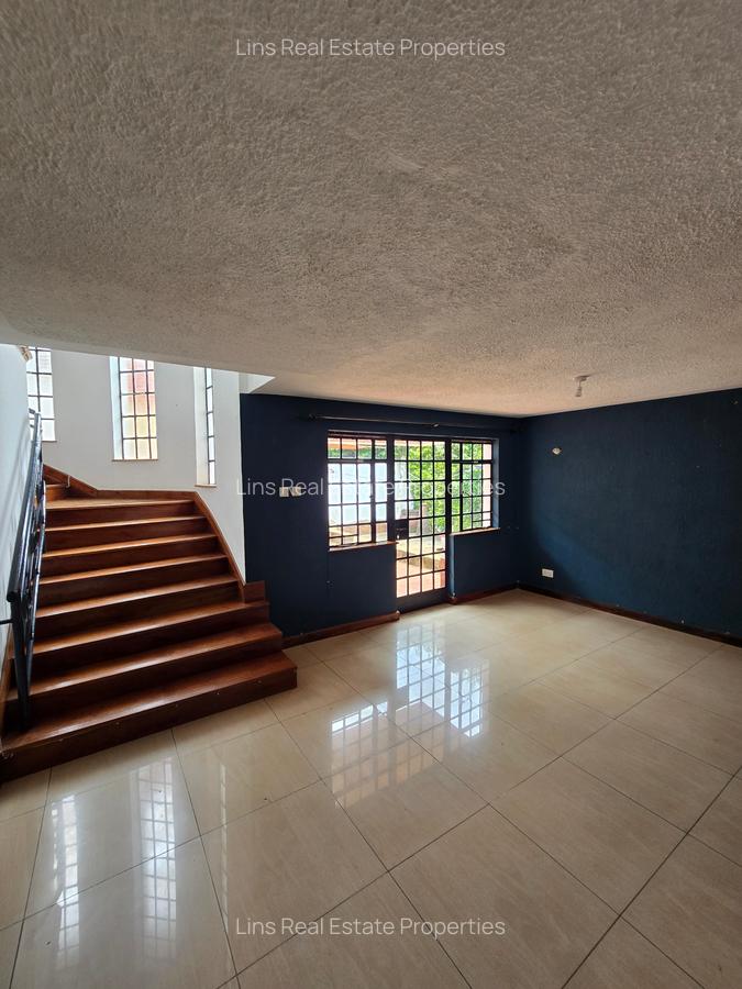 4 Bed Townhouse with En Suite in Lavington - 7