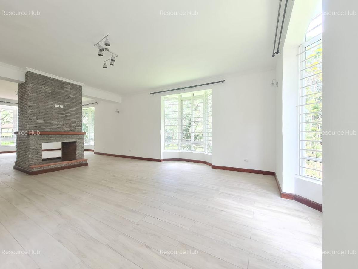 5 Bed Townhouse with En Suite at Rosslyn - 4