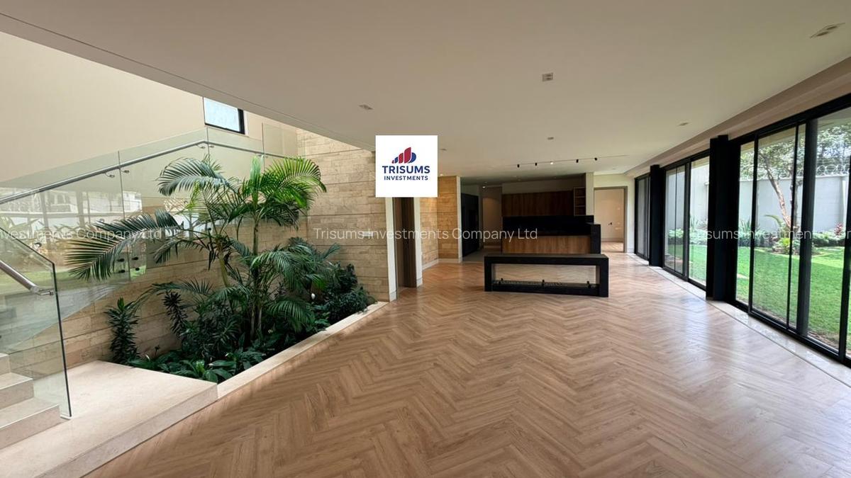 5 Bed House with En Suite in Kyuna - 2