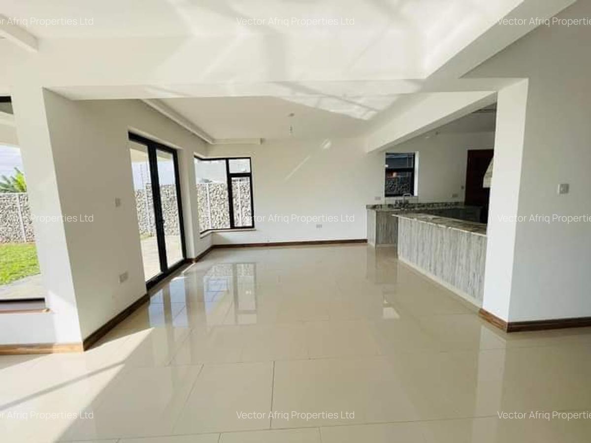 4 Bed Townhouse with En Suite at Chuna - 2