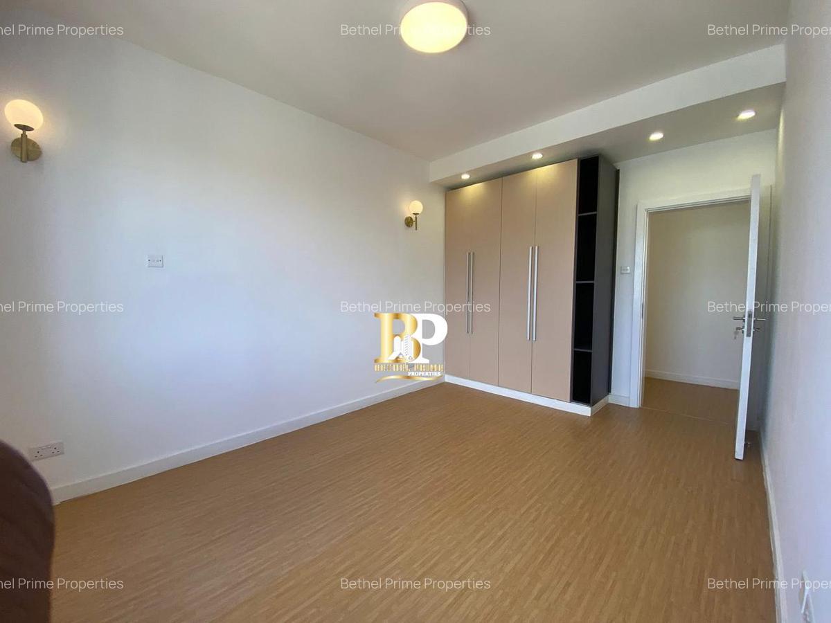 3 Bed Apartment with En Suite in Lavington - 7