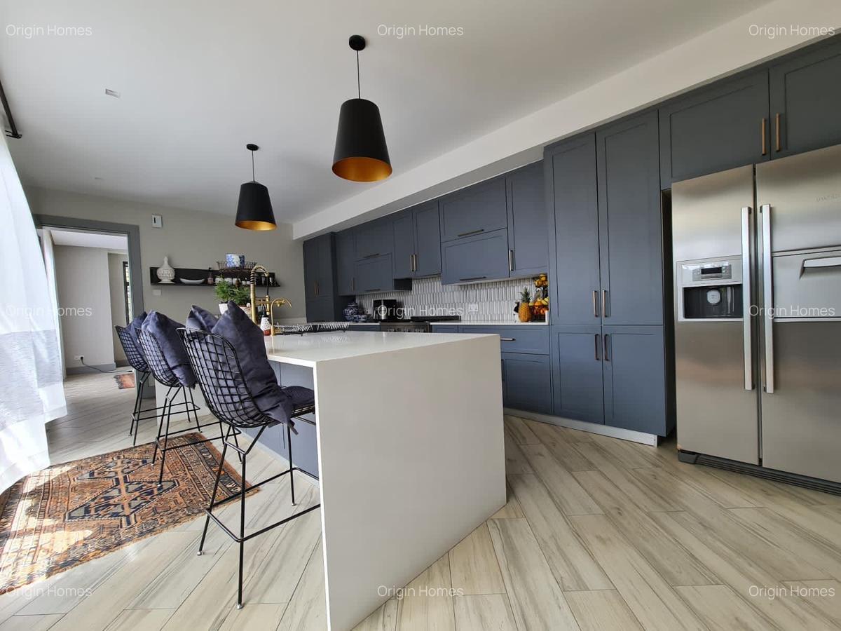 5 Bed Townhouse with En Suite at Kitisuru - 17