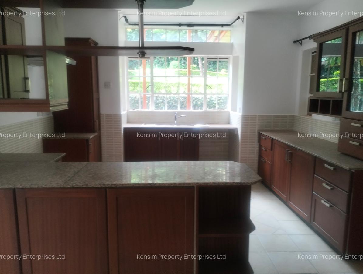 5 Bed Townhouse with En Suite in Rosslyn - 4