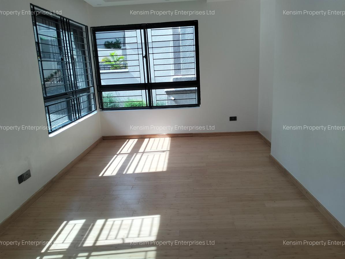 5 Bed Townhouse with En Suite in Lavington - 11