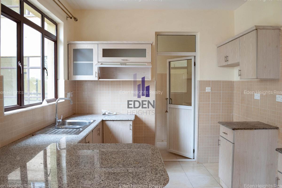 2 Bed Apartment with En Suite at Dennis Pritt - 5