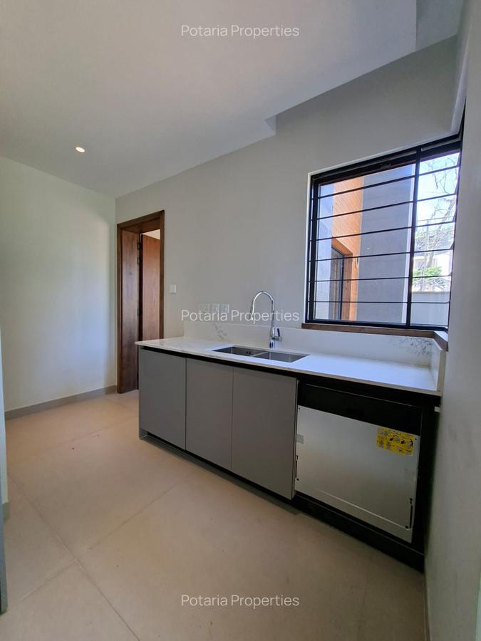 3 Bed House with En Suite in Loresho - 12