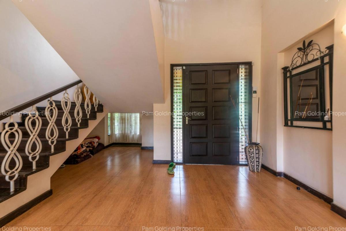 5 Bed House with En Suite in Karen - 8