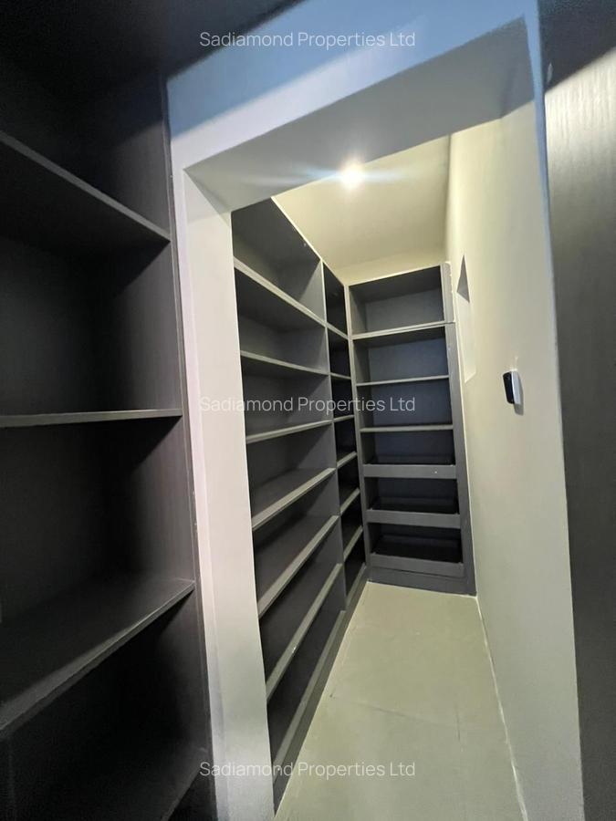 4 Bed Apartment with Swimming Pool in Parklands - 6