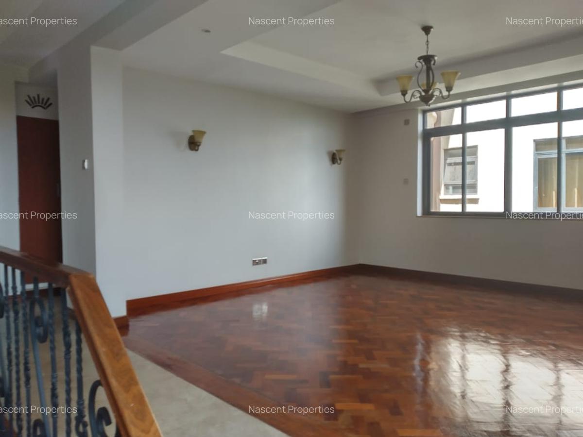 3 Bed Apartment with En Suite in Riverside - 8