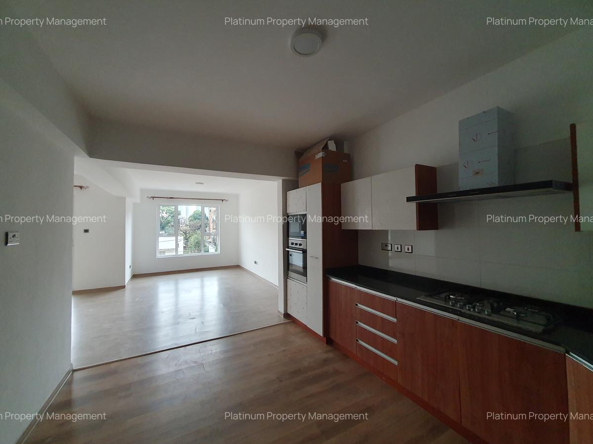 3 Bed Apartment with En Suite in Parklands - 6