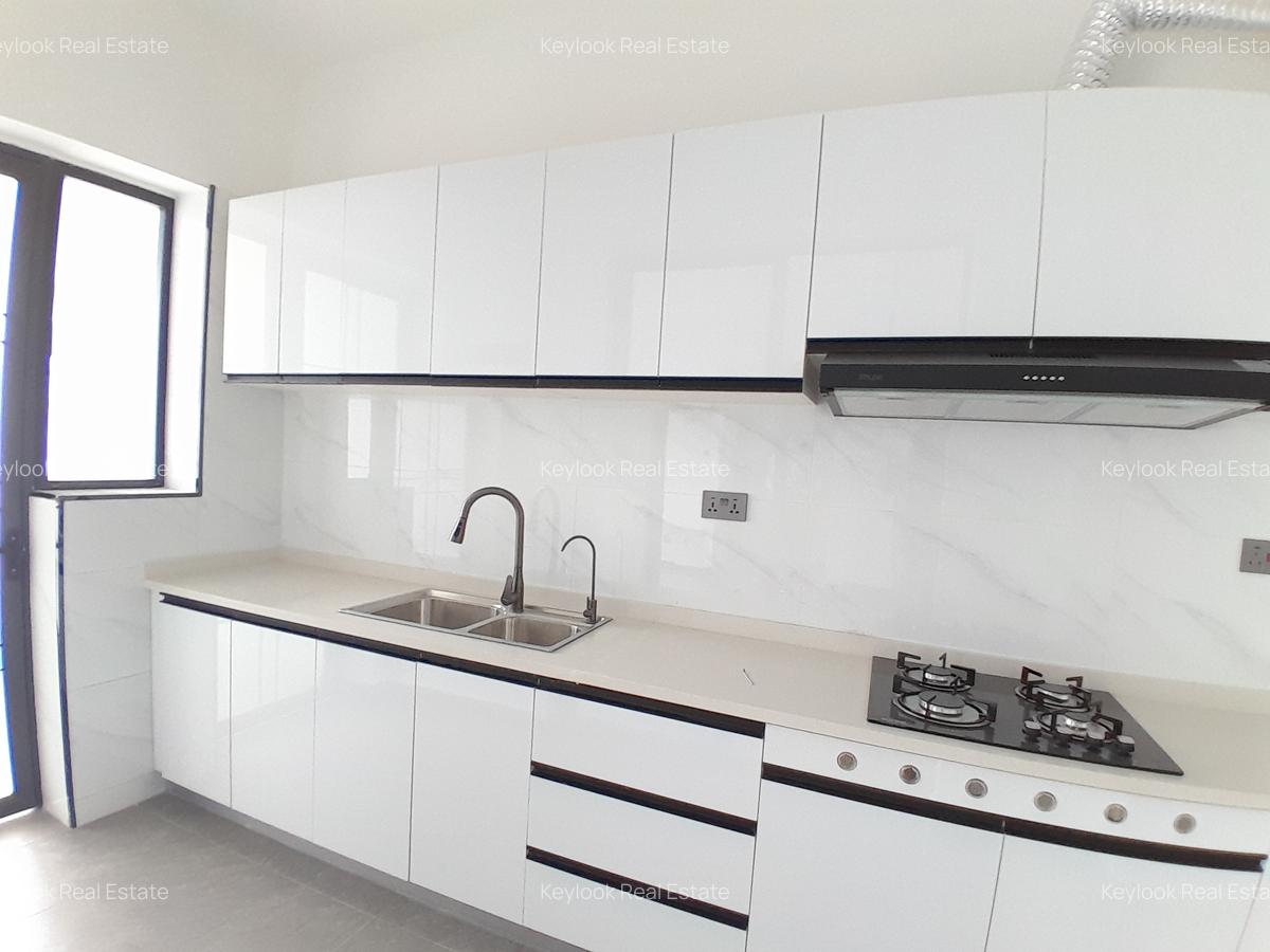 2 Bed Apartment with En Suite at Lavington Green - 4