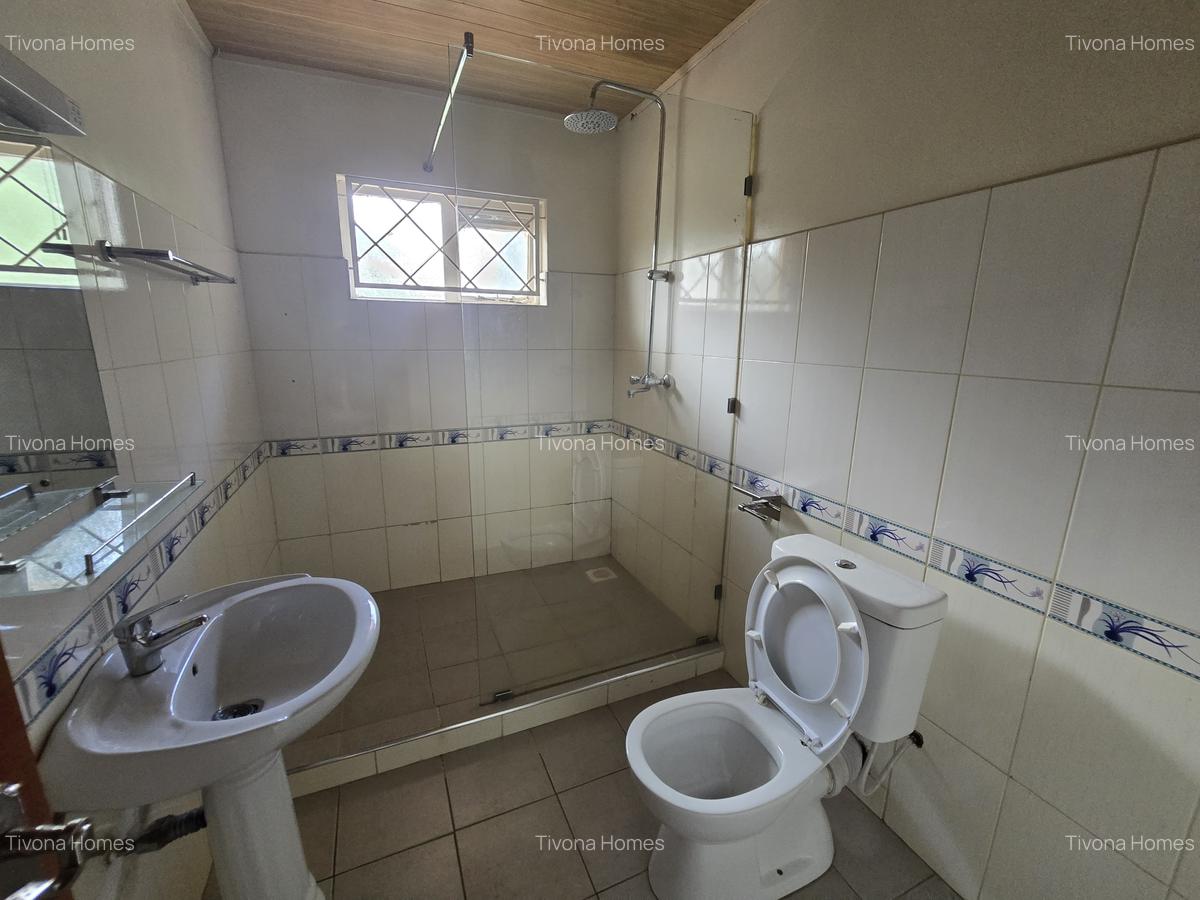 4 Bed House with En Suite in Runda - 12