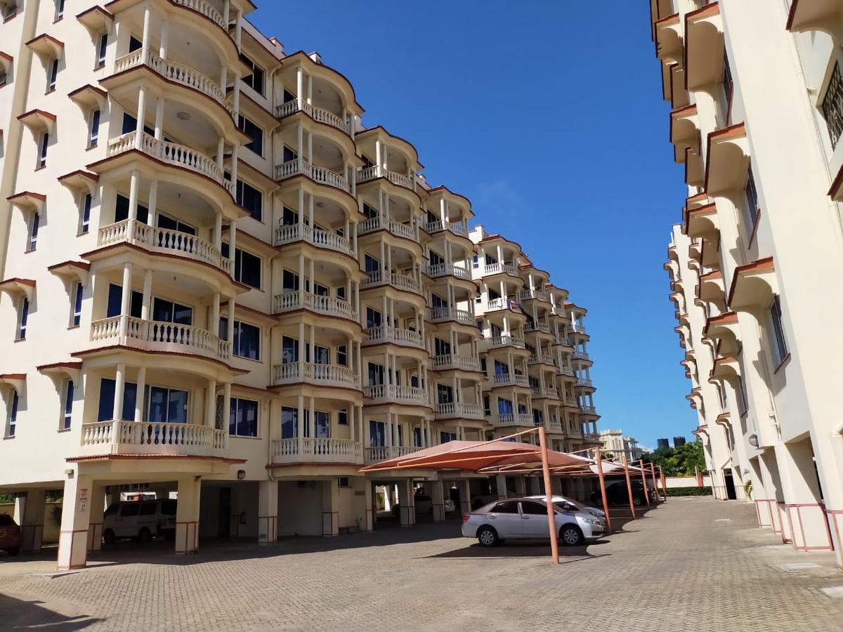 1 Bed Apartment with En Suite in Nyali Area - 1