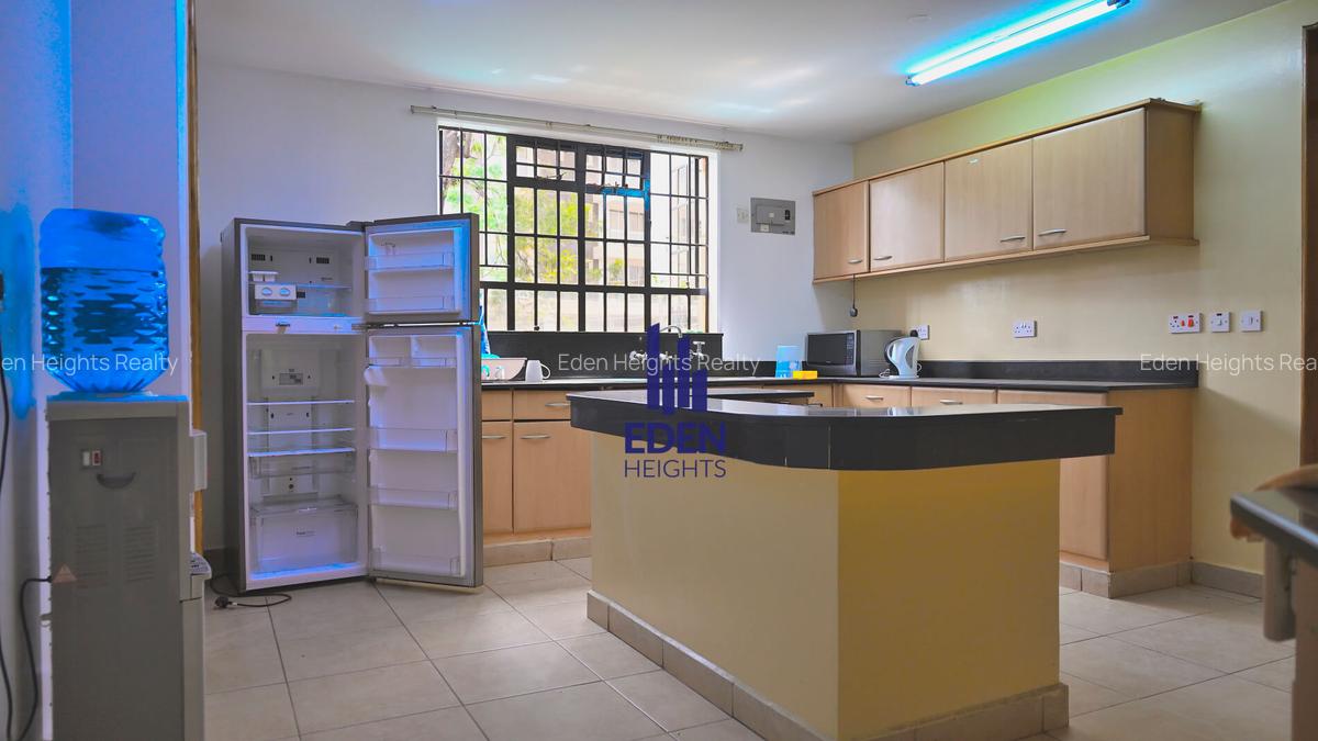 Furnished 3 Bed Apartment with En Suite in Brookside - 5