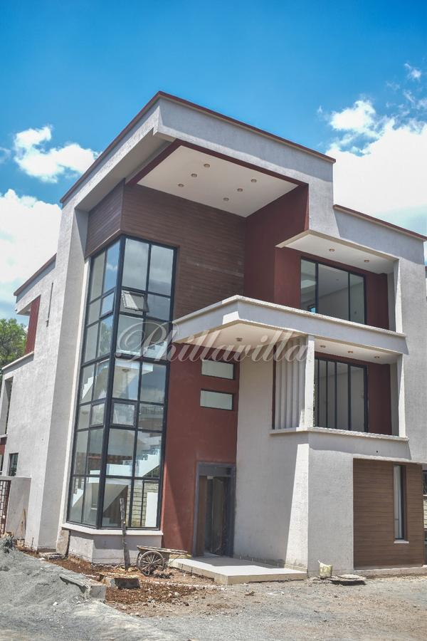 5 Bed Townhouse with En Suite in Lavington - 1