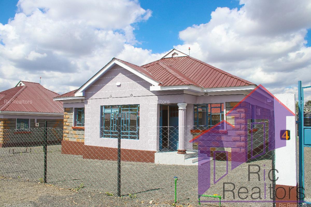 3 Bed House with En Suite at Aacia Road - 1