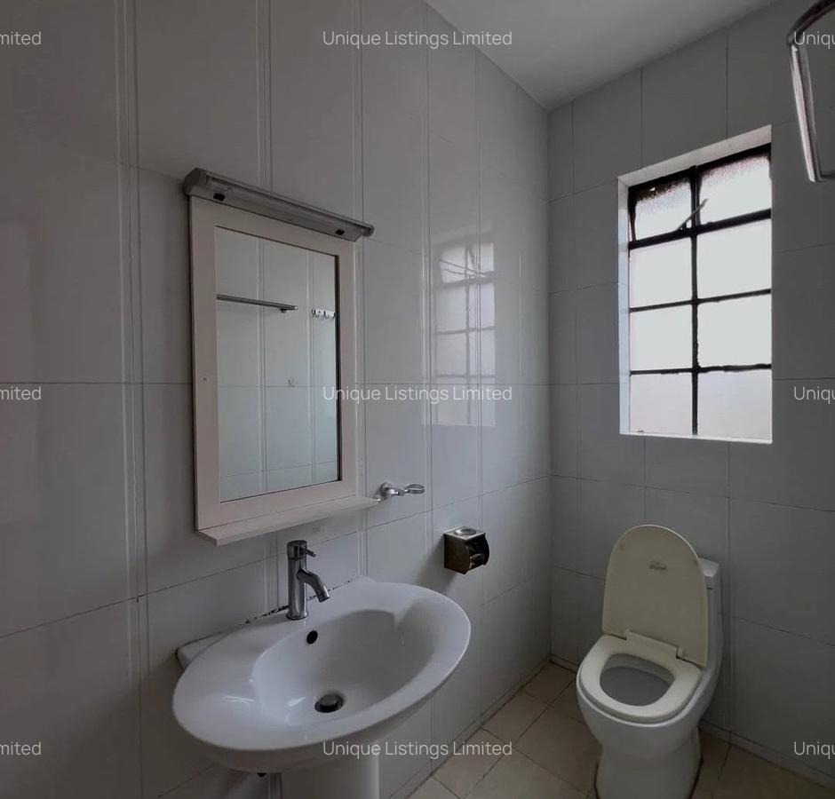 4 Bed Apartment with En Suite in Lavington - 13