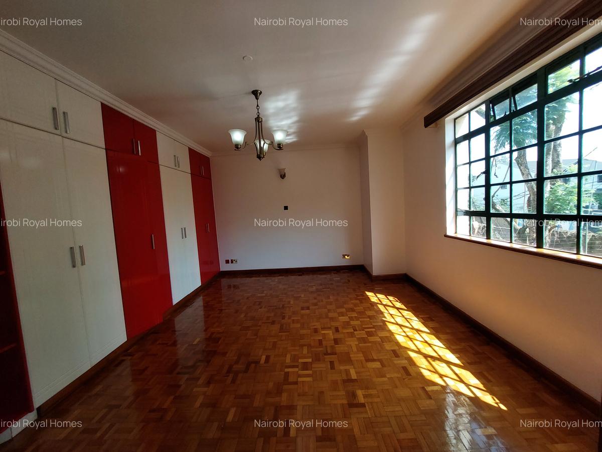 3 Bed Apartment with En Suite at Oak Wood - 13