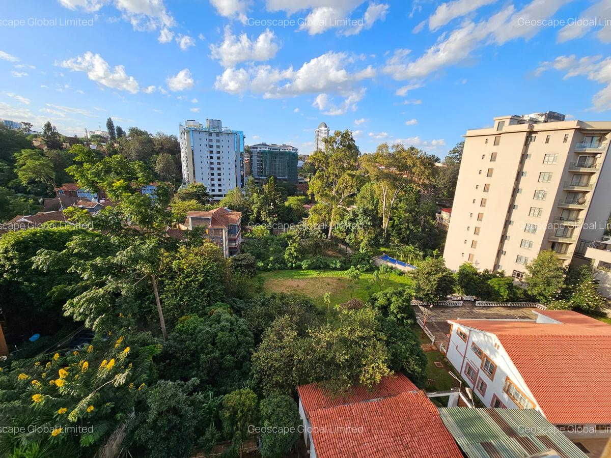 3 Bed Apartment with En Suite in Riverside - 6