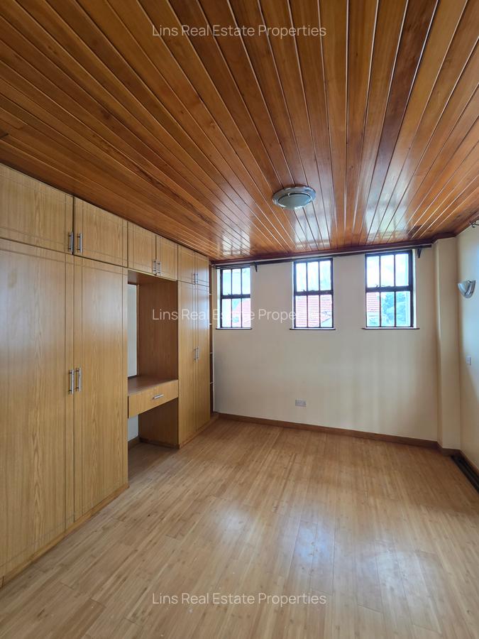 4 Bed Townhouse with En Suite in Lavington - 7