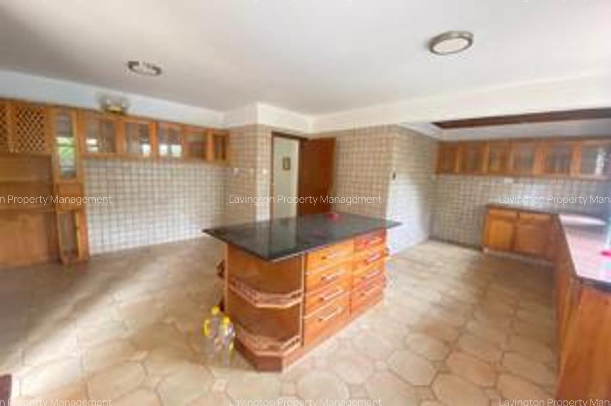 4 Bed House with En Suite at Lavington Green - 4