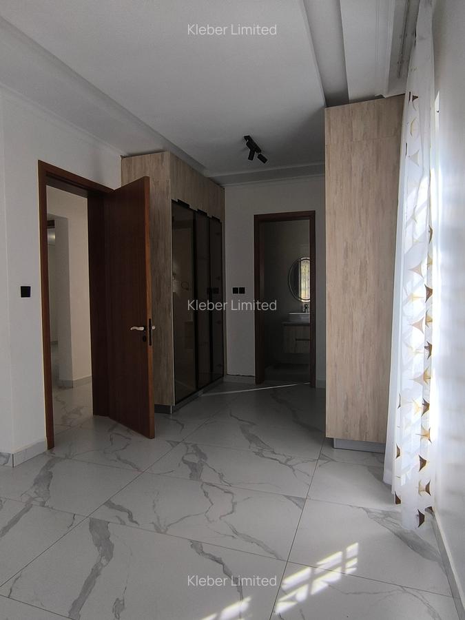 4 Bed Villa with En Suite at Muhuri Road - 15