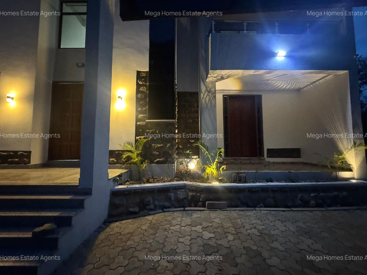 6 Bed Townhouse with En Suite in Karen - 4