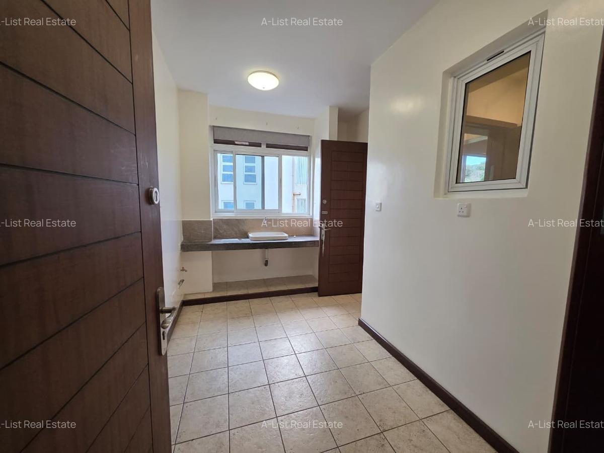 4 Bed Apartment with En Suite at General Mathenge - 17