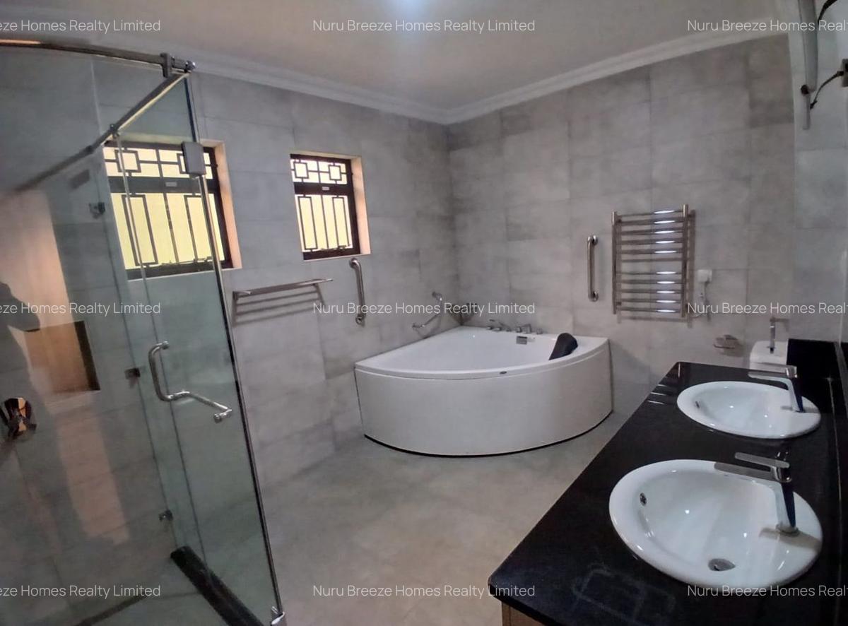 4 Bed Townhouse with En Suite in Karen - 10