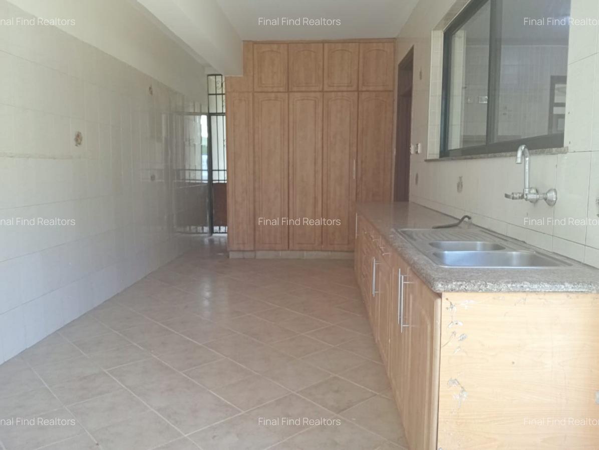 4 Bed Townhouse with En Suite in Westlands Area - 15