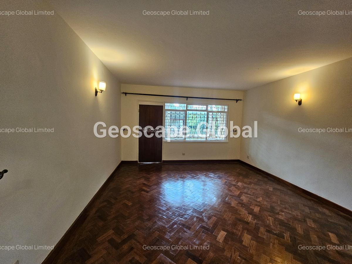 4 Bed House with En Suite in Runda - 3