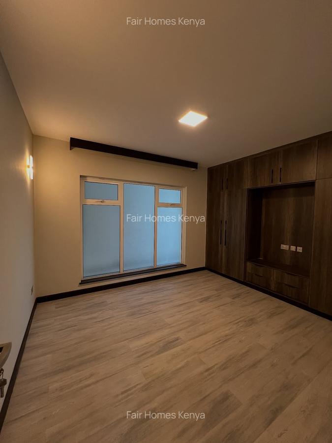 2 Bed Apartment with En Suite at Riverside Drive - 4