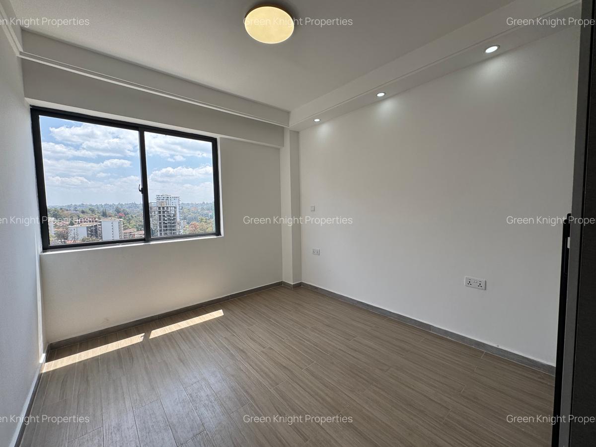 Serviced 2 Bed Apartment with En Suite in Riverside - 11