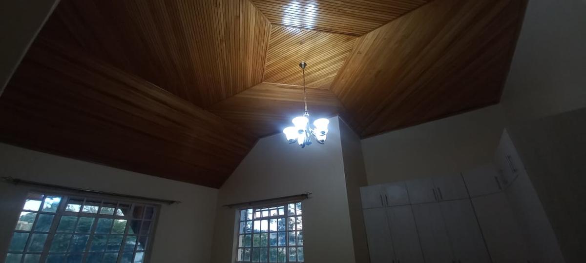 5 Bed Townhouse with En Suite at Lavington Green - 11