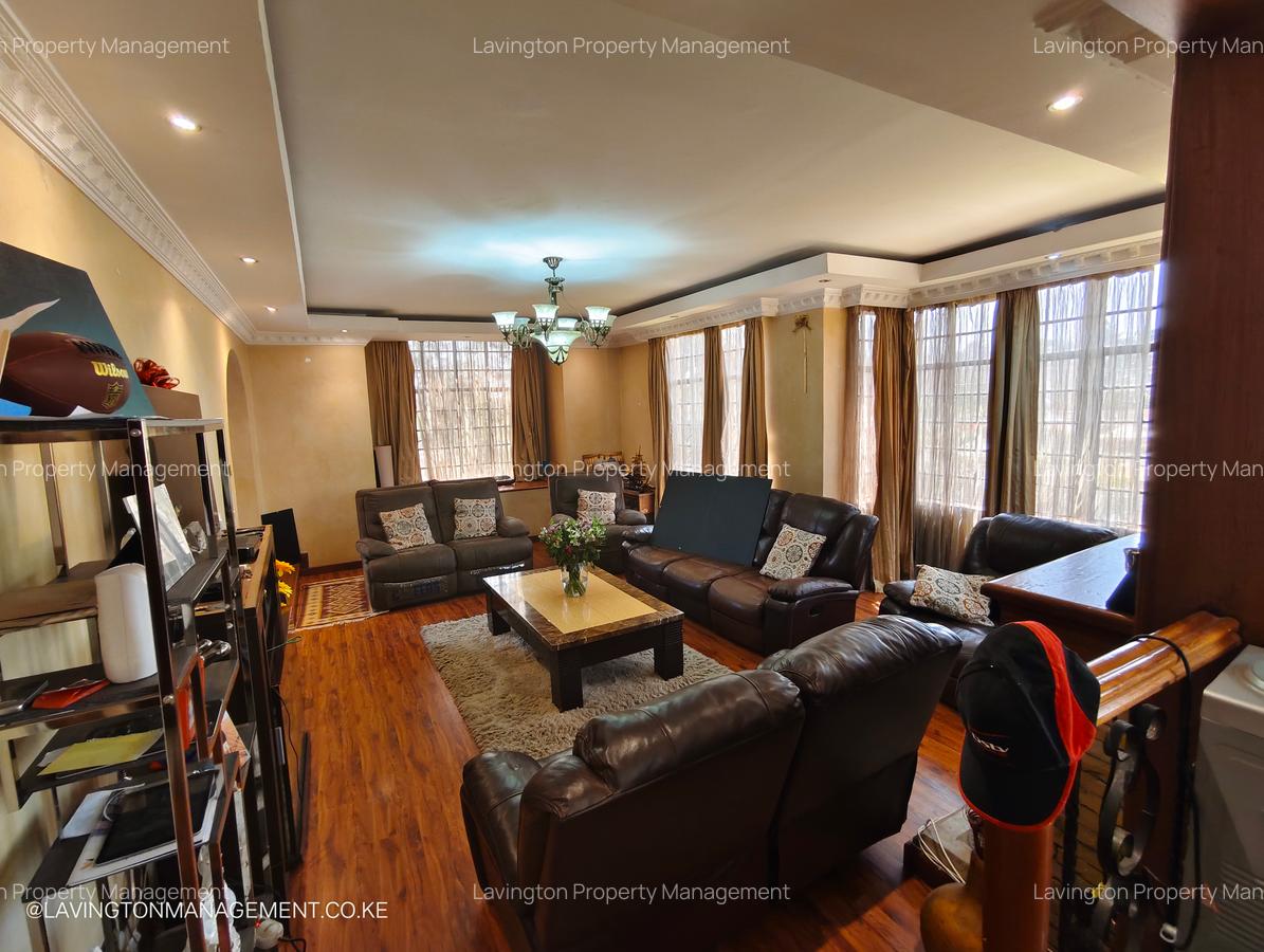 5 Bed Townhouse with En Suite at Lavington Green - 7