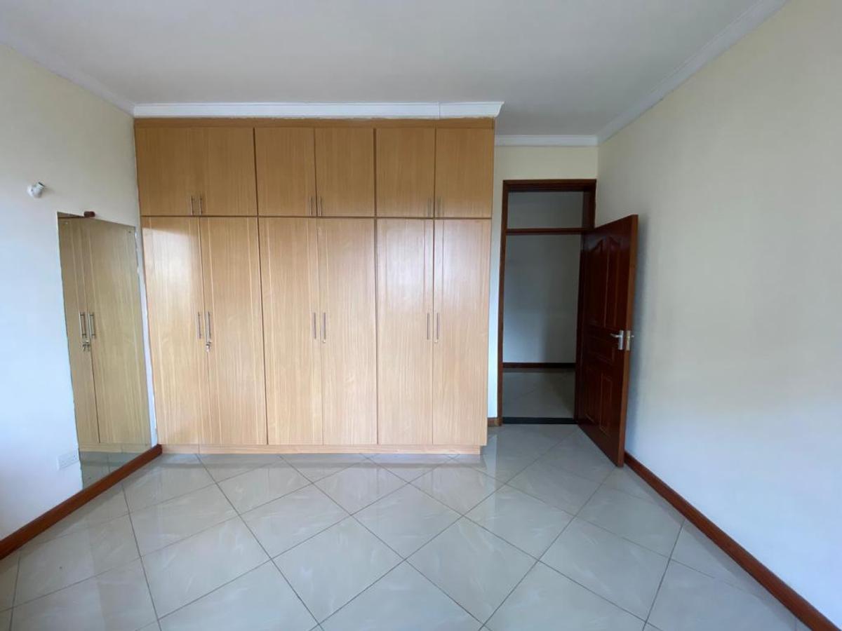 3 Bed Apartment with En Suite at Mpaka Road - 4