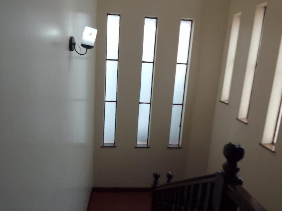 4 Bed Villa with En Suite in Westlands Area - 2