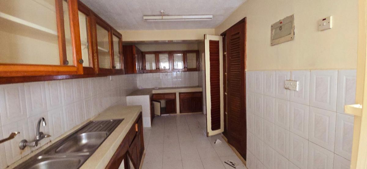 3 Bed Apartment with En Suite at Kileleshwa Road - 3