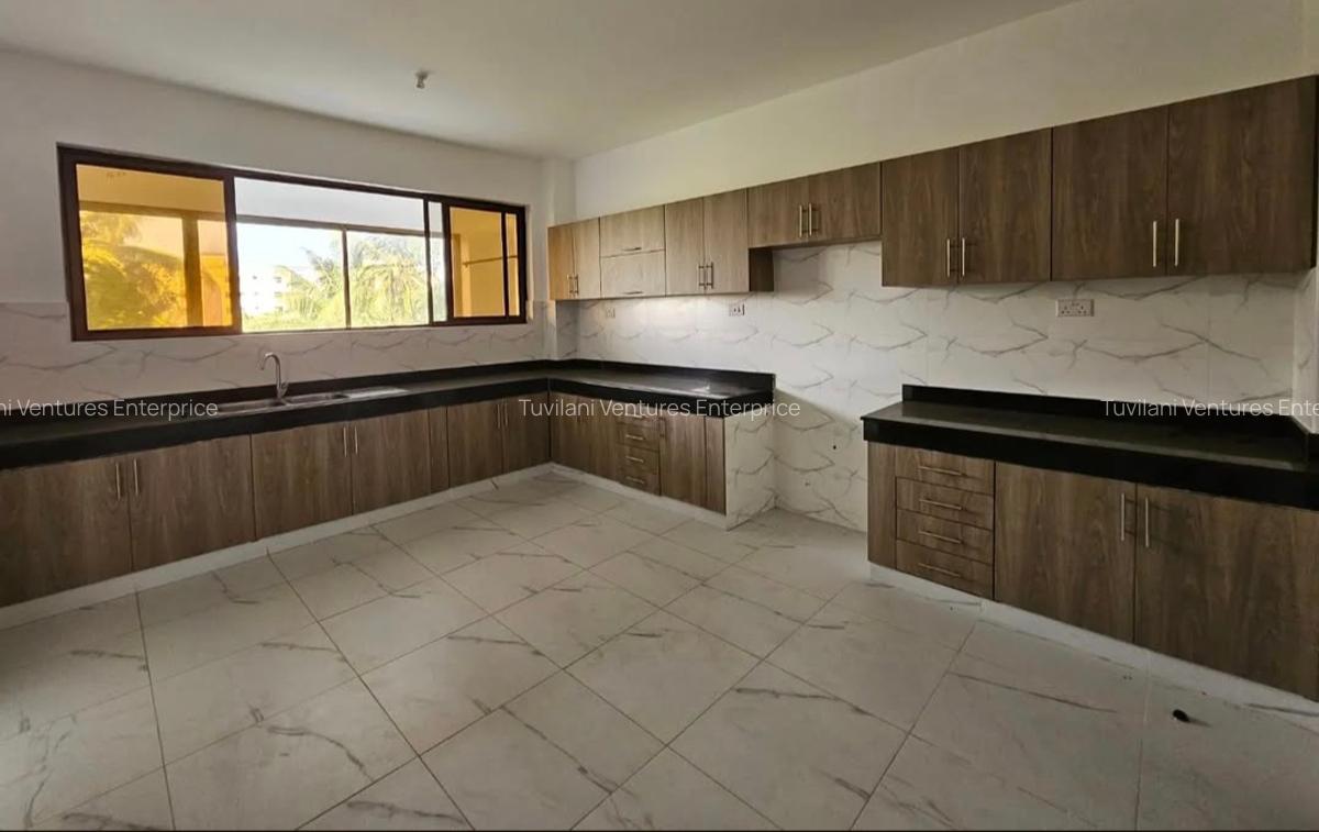 Serviced 3 Bed Apartment with En Suite at Nyali Mombasa - 7