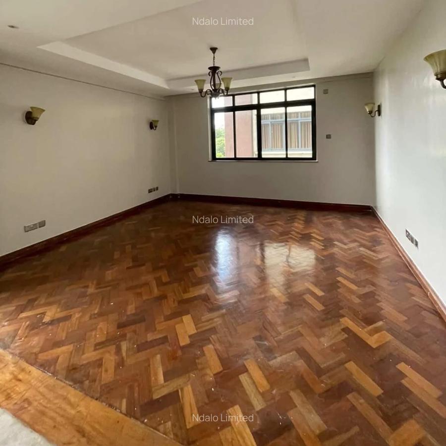 4 Bed Apartment with En Suite at Riverside - 12