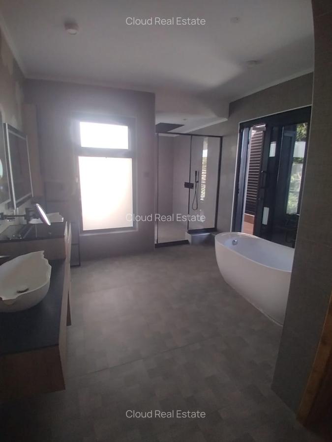 4 Bed Townhouse with En Suite in Lavington - 12