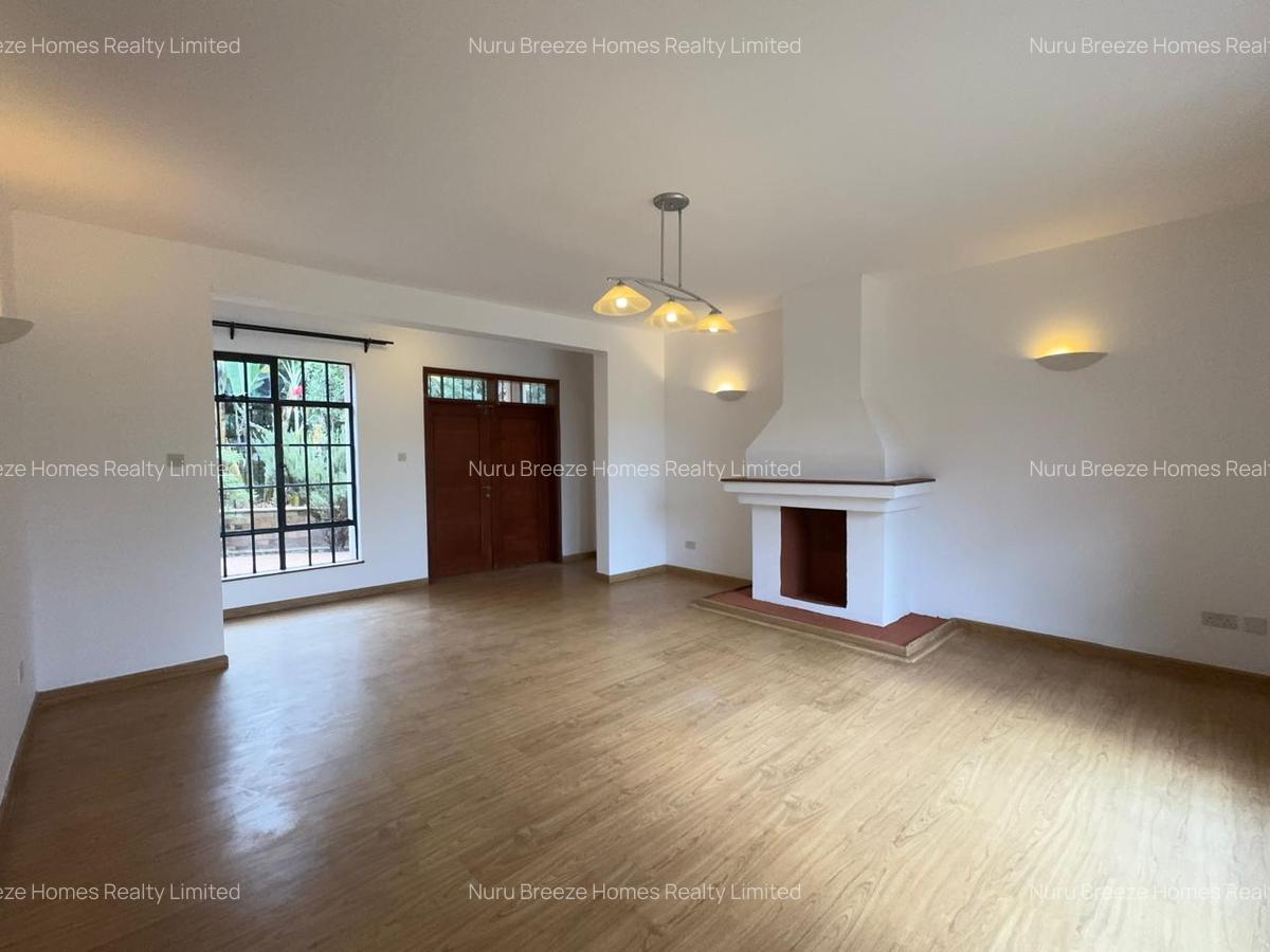 4 Bed House with En Suite in Runda - 2