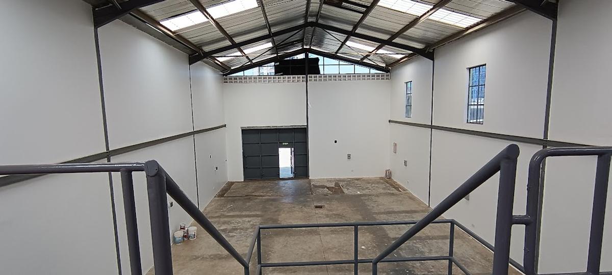 3,000 ft² Warehouse with Service Charge Included in Kamakis - 2