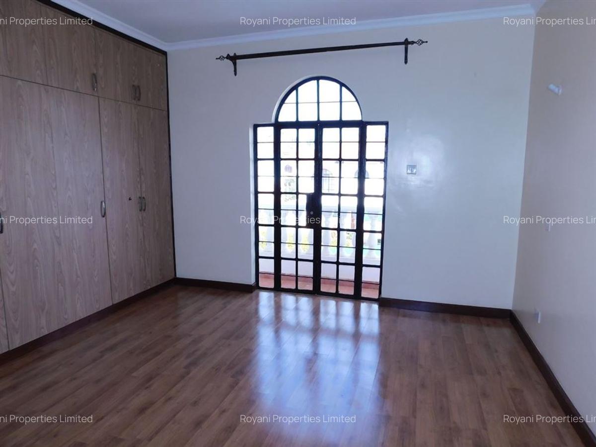 4 Bed House with En Suite at Fivestar Meadows - 17