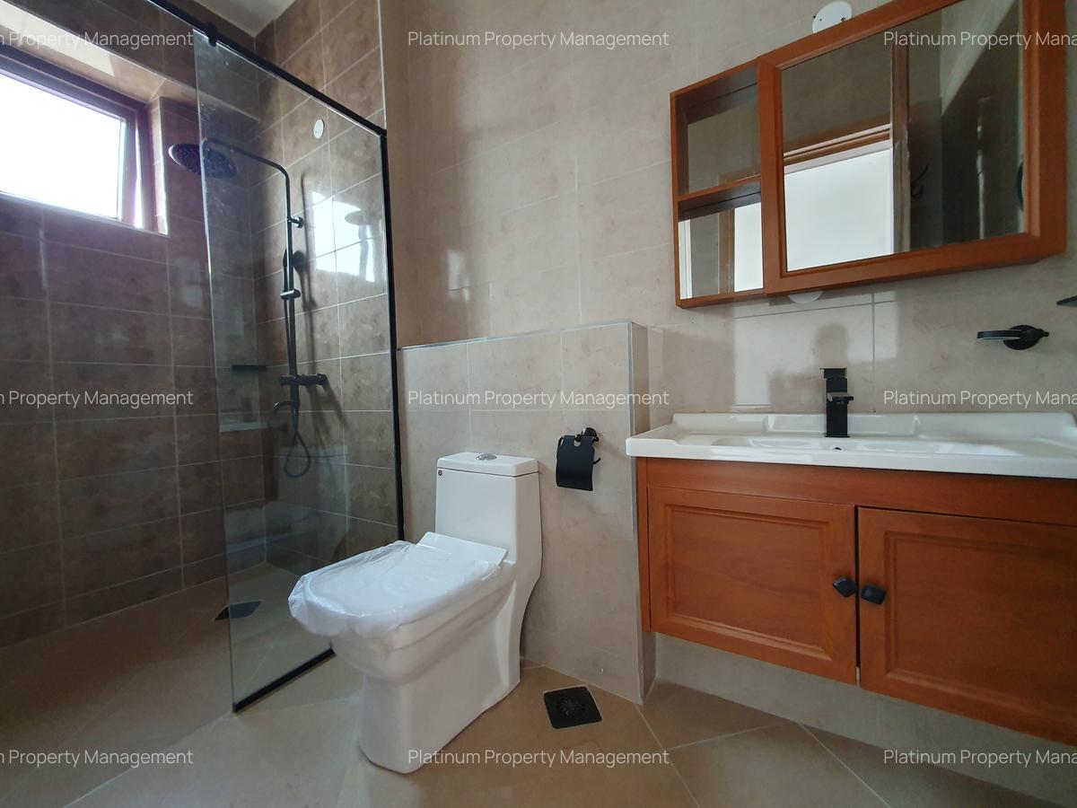 3 Bed Apartment with En Suite in Parklands - 8