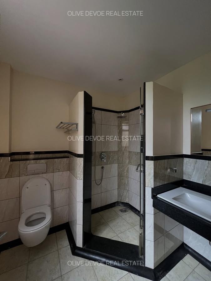 5 Bed Townhouse with En Suite in Lavington - 5