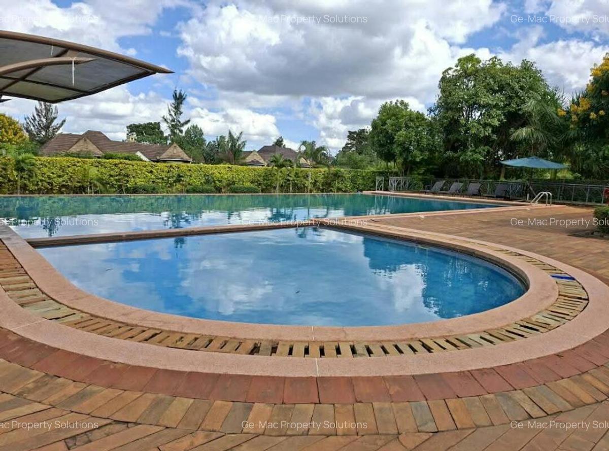 5 Bed House with En Suite in Runda - 3